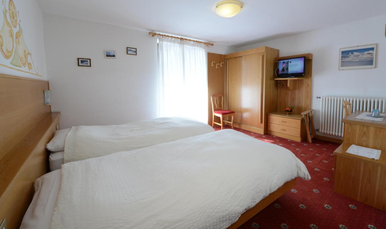 Hotel Presena Passo del Tonale Luaran gambar